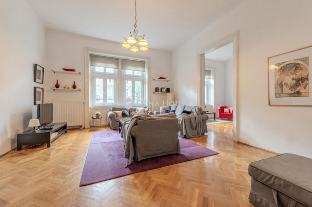 Eladó téglalakás, Budapesten, VI. kerületben, Teréz körúton