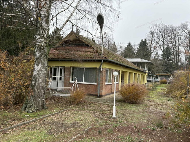 Eladó nyaraló, Dobozon 42.9 M Ft, 8 szobás / költözzbe.hu