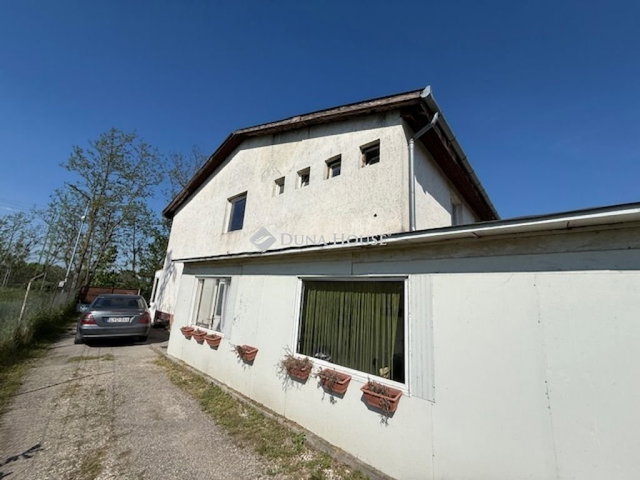 Eladó ipari ingatlan, Üllőn 279 M Ft / költözzbe.hu