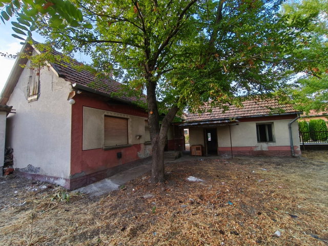 Eladó családi ház, Tázláron 8.4 M Ft, 2 szobás