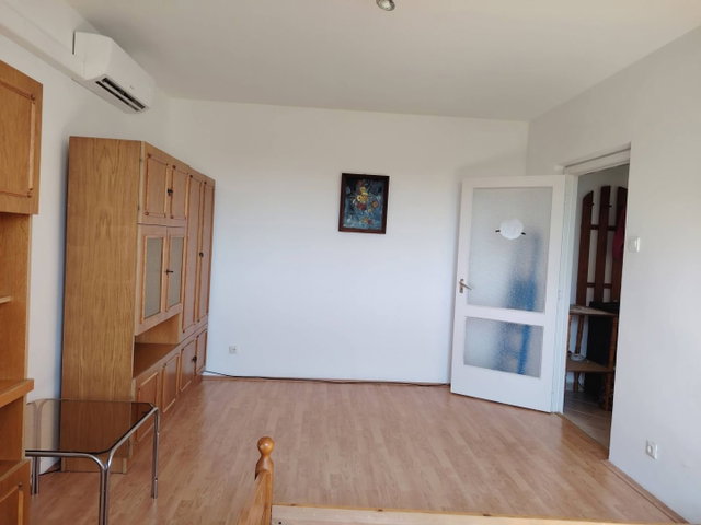 Eladó panellakás, Debrecenben 59.9 M Ft, 3 szobás