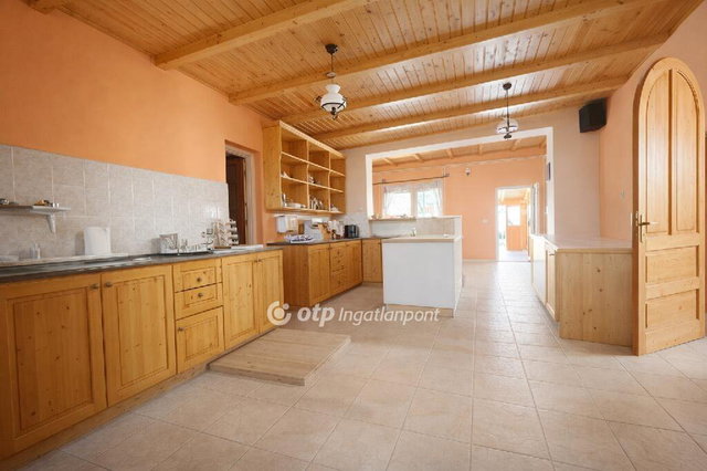 Kiadó családi ház, albérlet, Kismarján 1800 E Ft / hó