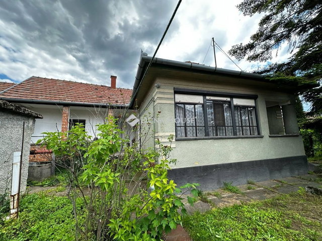 Eladó családi ház, Cecén 23.99 M Ft, 4 szobás