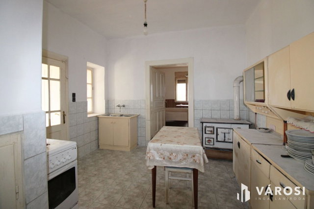 Eladó családi ház, Bakonybélben 45 M Ft, 2 szobás