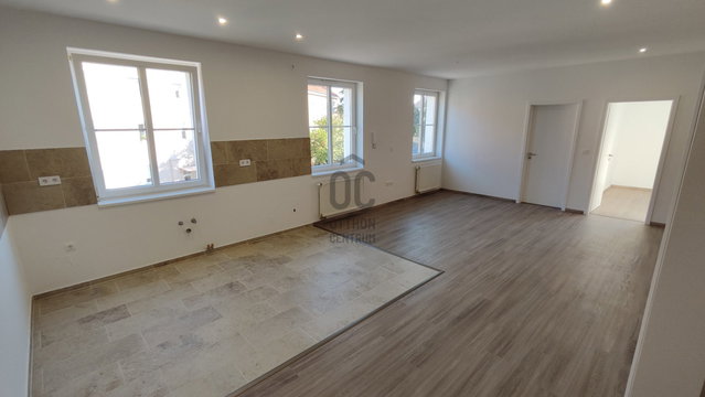 Eladó téglalakás, Várpalotán 75 M Ft, 3 szobás
