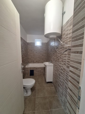 Eladó családi ház, Szolnokon 23.9 M Ft, 2 szobás