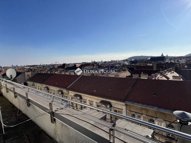 Eladó téglalakás, Budapesten, VI. kerületben 159 M Ft, 2 szobás