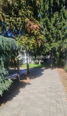 Eladó családi ház, Vecsésen 110 M Ft, 5 szobás