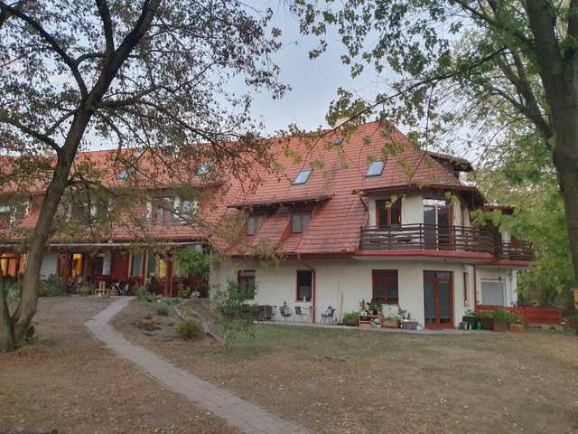 Eladó téglalakás, Gödöllőn, Nagyboldogasszony téren 76 M Ft