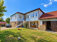 Eladó családi ház, Vácegresen 85 M Ft, 4+1 szobás