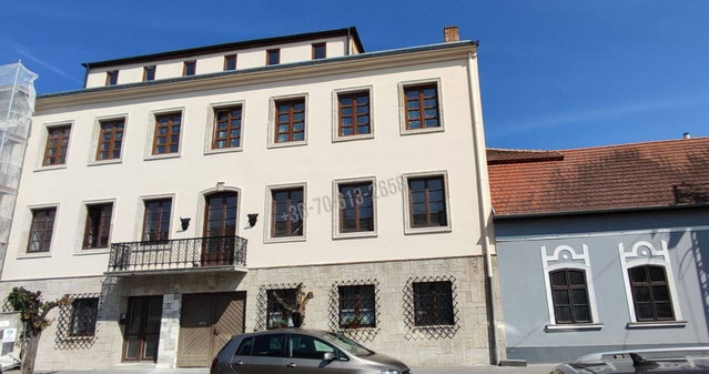 Eladó téglalakás, Esztergomban, Jókai Mór utcában 67 M Ft