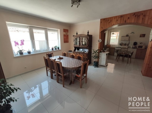 Eladó családi ház, Hódmezővásárhelyen 129.99 M Ft