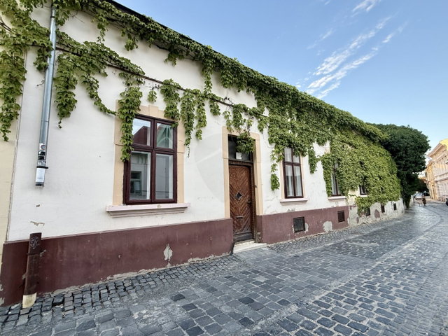 Eladó családi ház, Székesfehérvárott 92.9 M Ft, 2 szobás