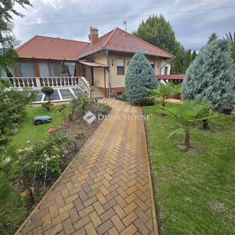 Eladó családi ház, Kecskeméten 269 M Ft, 6 szobás