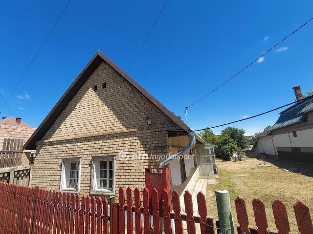 Eladó családi ház, Ecséden 12.5 M Ft, 1+1 szobás