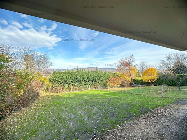 Eladó családi ház, Solymáron 299.9 M Ft, 5 szobás