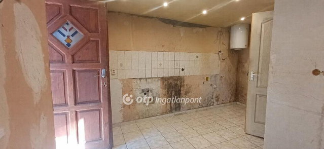 Eladó családi ház, Kiskunlacházán 14.9 M Ft, 1 szobás