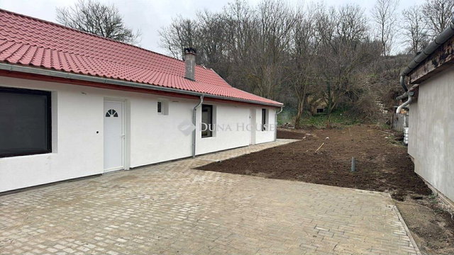 Eladó családi ház, Nagyberényen 49.9 M Ft, 7 szobás