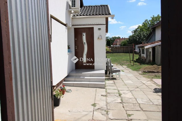 Eladó családi ház, Szegeden 46 M Ft, 2 szobás