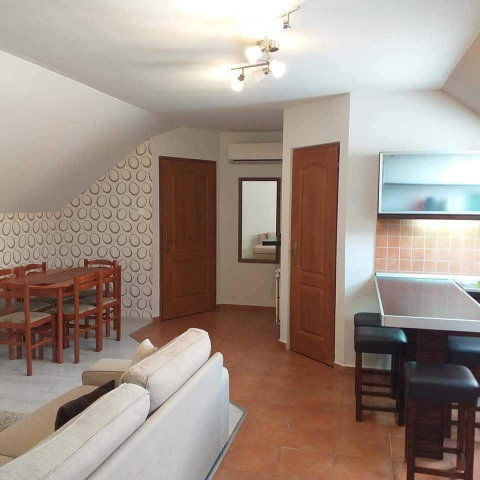 Kiadó téglalakás, albérlet, Komáromban 250 E Ft / hó, 3 szobás