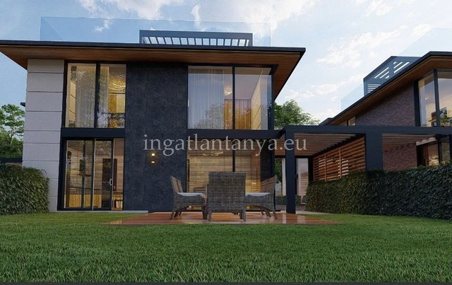 Eladó családi ház, Balatonföldváron 129 M Ft, 3 szobás