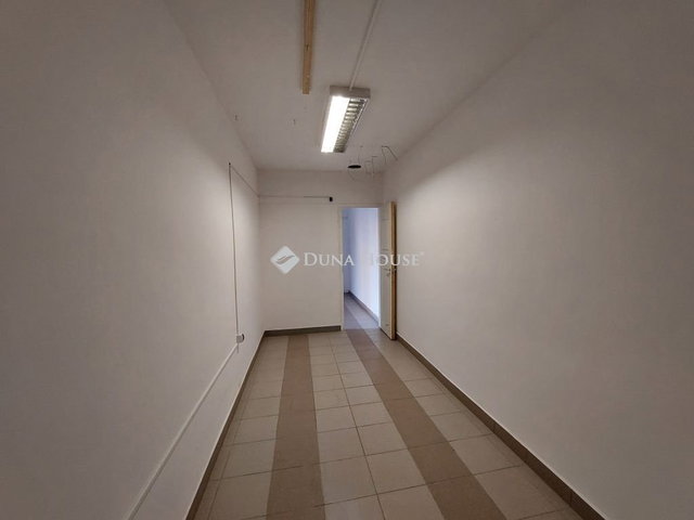 Eladó családi ház, Nádasdladányban 59.9 M Ft, 1 szobás