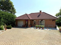 Eladó családi ház, Pécsett 165 M Ft, 6 szobás