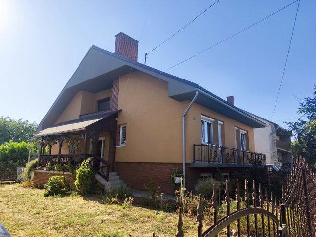 Eladó családi ház, Dombóváron 50 M Ft, 6 szobás