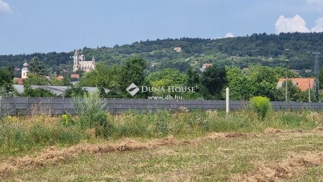Eladó ikerház, Zsámbékon 102 M Ft, 1 szobás