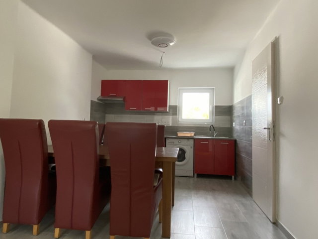 Kiadó családi ház, albérlet, Komáromban 500 E Ft / hó