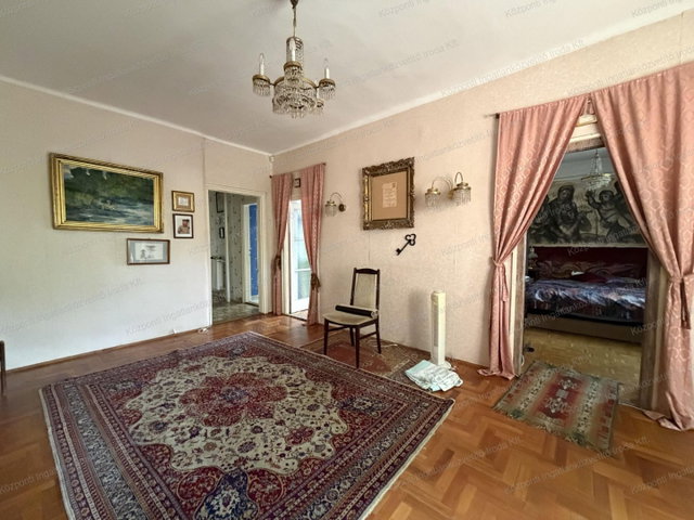Eladó családi ház, Oroszlányban 89.9 M Ft, 4 szobás