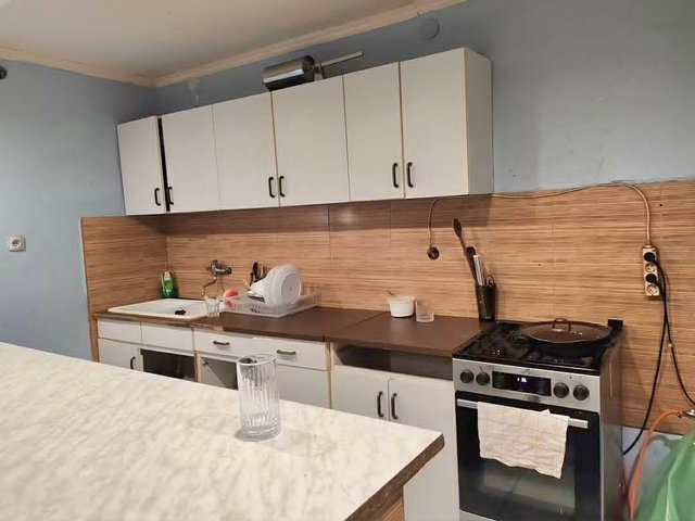 Eladó családi ház, Esztergomban 62 M Ft, 4 szobás
