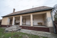 Eladó családi ház, Kerekegyházán 37 M Ft, 2 szobás