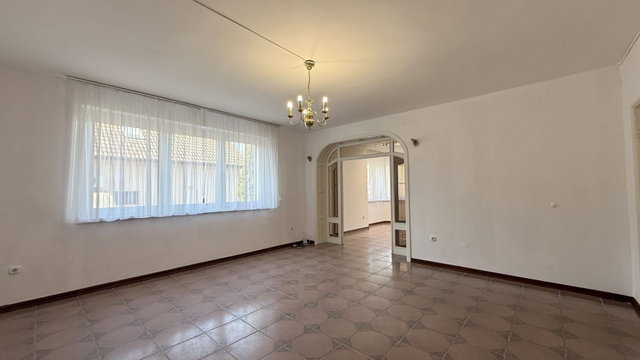 Kiadó iroda, Debrecenben 230 E Ft / hó, 3 szobás