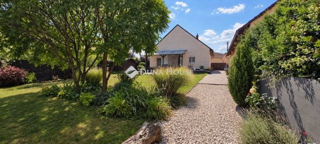 Eladó családi ház, Pécsett 119 M Ft, 4 szobás