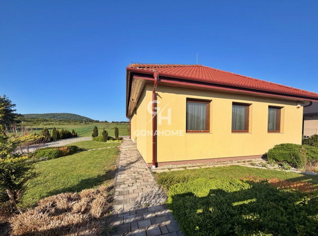 Eladó családi ház, Márkón 146 M Ft, 2+2 szobás