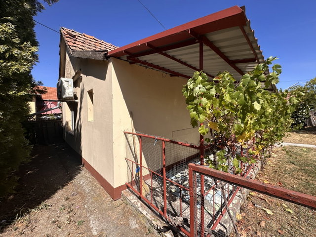 Eladó családi ház, Békéscsabán 15.9 M Ft, 2 szobás