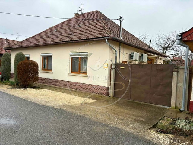 Eladó családi ház, Gyulán 66.99 M Ft, 5 szobás