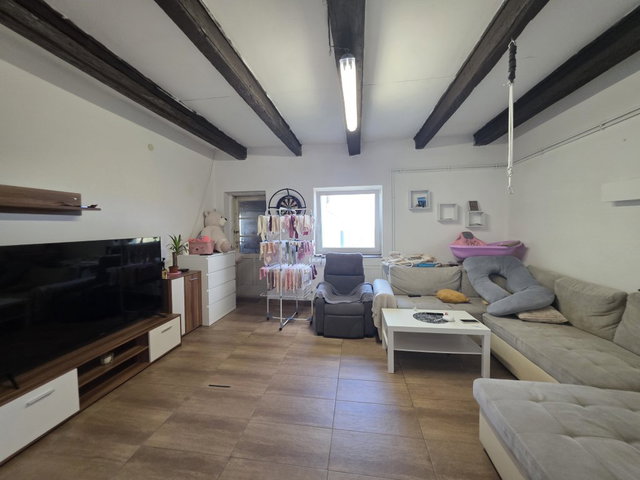 Eladó családi ház, Pázmándon 34.9 M Ft, 2 szobás