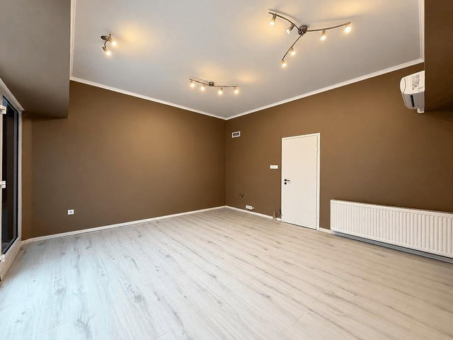 Eladó üzlethelyiség, Budapesten, III. kerületben 26.9 M Ft