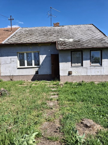Eladó ikerház, Szolnokon 15 M Ft, 2 szobás / költözzbe.hu