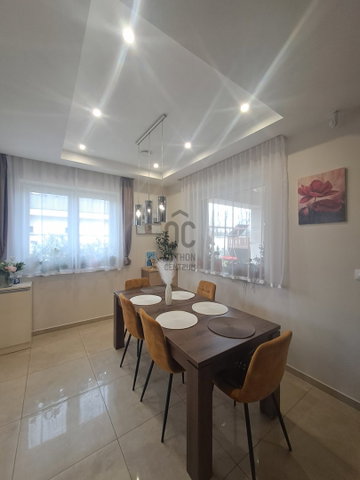 Eladó családi ház, Debrecenben 145 M Ft, 5 szobás