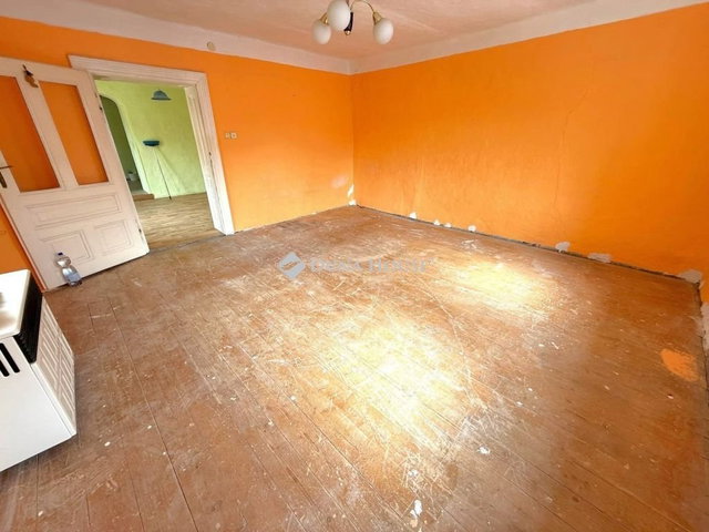 Eladó családi ház, Villányban 23.5 M Ft, 2 szobás