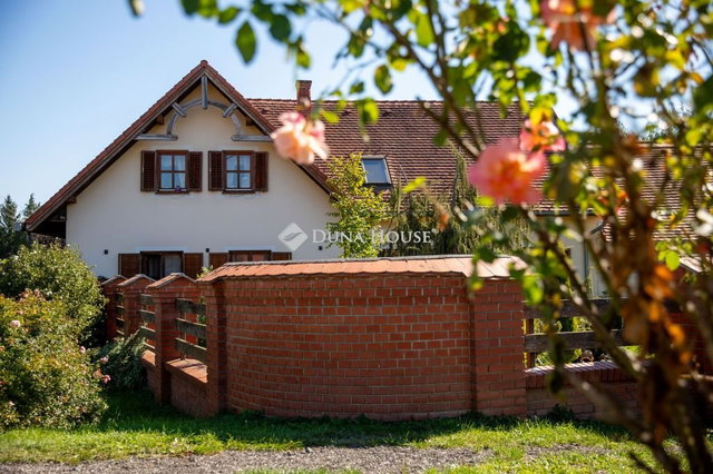 Eladó családi ház, Rönökön 169 M Ft, 6 szobás