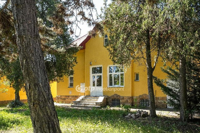 Eladó családi ház, Dunakeszin 139.9 M Ft, 4 szobás