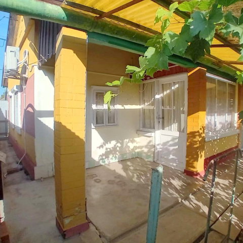 Eladó családi ház, Mezőtúron 10.2 M Ft, 2 szobás