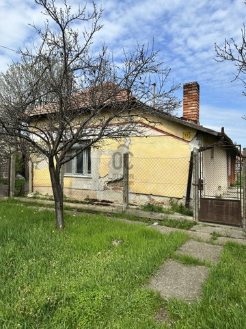 Eladó családi ház, Tiszaföldváron 5.9 M Ft, 3 szobás