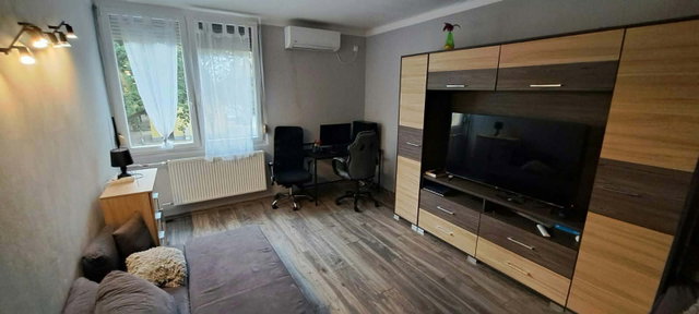 Eladó téglalakás, Tatabányán 35 M Ft, 1 szobás