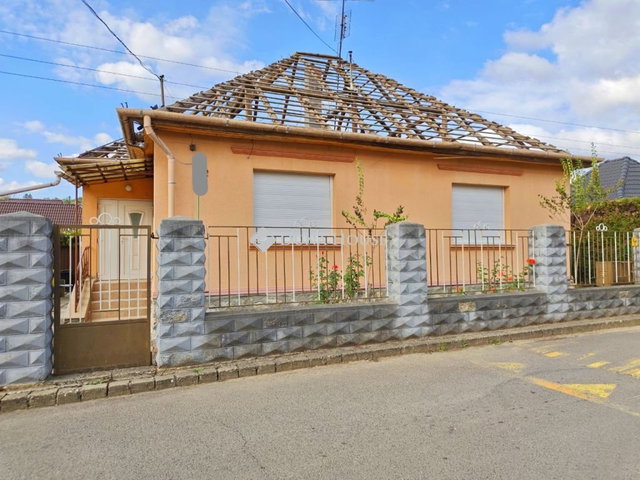 Eladó családi ház, Miskolcon, Csajkovszkij utcában 14.99 M Ft