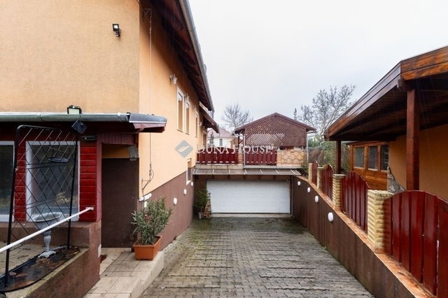 Eladó családi ház, Fóton 235 M Ft, 6 szobás